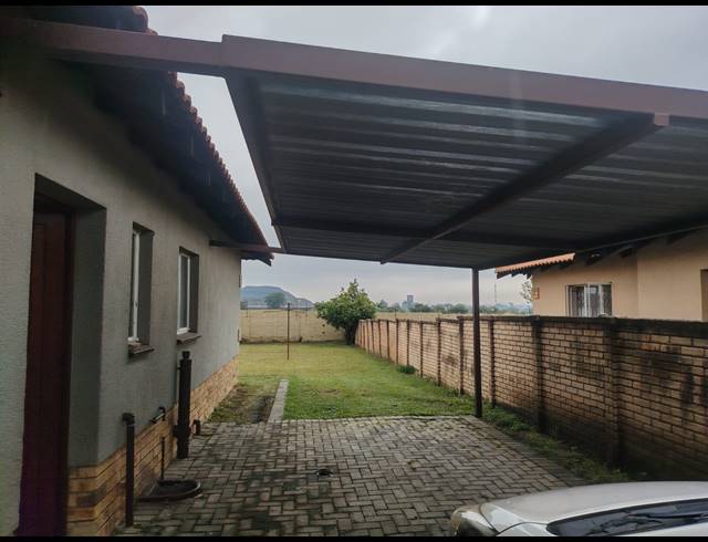 3 BEDROOM TOWNHOUSE FOR SALE IN WATERKLOOF HILL ESTATE